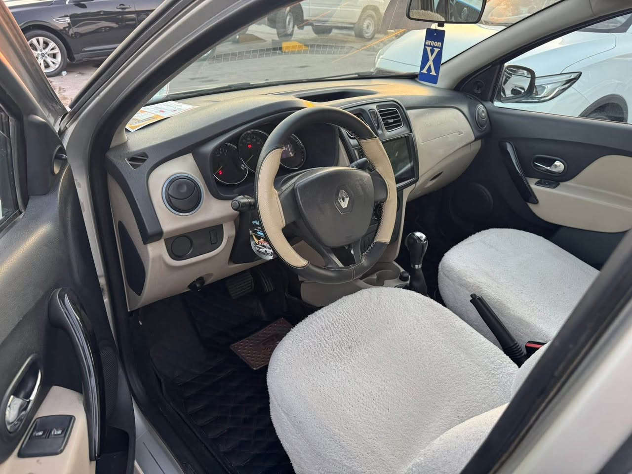 مودیل ٢٠١٦ 
یەک پارچە بۆیاغ کاڵبونەوەشی هەیە
گێر و مەکینە بەشەرت 
سەنەوی و هەزە و بەرادی تا ٢٠٣٠ تازەیە

***********
*********** السليمانية, العراق
