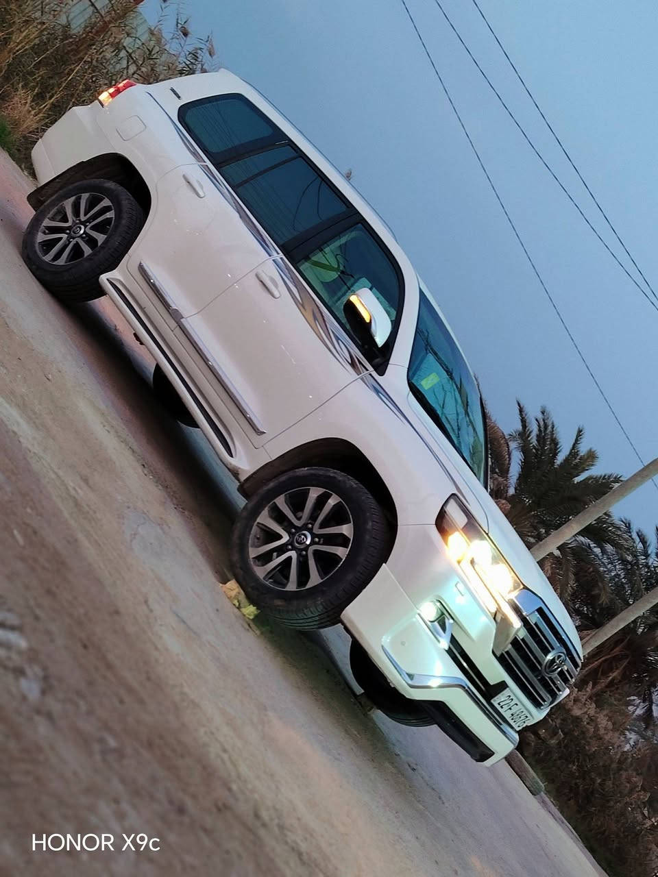 سلام عليكم سياره اند كروز موديل 17 مكينه 8 ستاندر رقم أربيل فطيميه مكان كربلاء سيطرت الابراهيميه واتصال على هذا الرقم ***********
