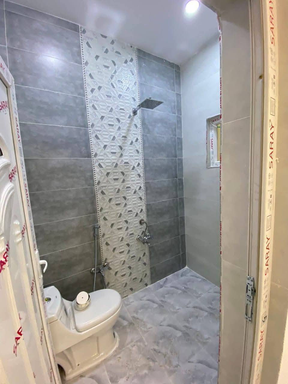 (يعلن مكتب سما كركوك للعقارات )عن دار
🔥 للبيع طابو صرف مساحه 135متر   طابقين
 🏠سقوف مغربيه نظام تبريد دكت 

   يحتوي على  4 غرف نوم  نوم  وهول2 ومطبخ حار وبارد  واستقبال وصحيات وكراج سياره درج داخلي 

الموقع كركوك حي الاسرى والمفقودين المنطقه الي مقابل جامع العدل 

السعر   اتصل بنا *********** ☎️***********
