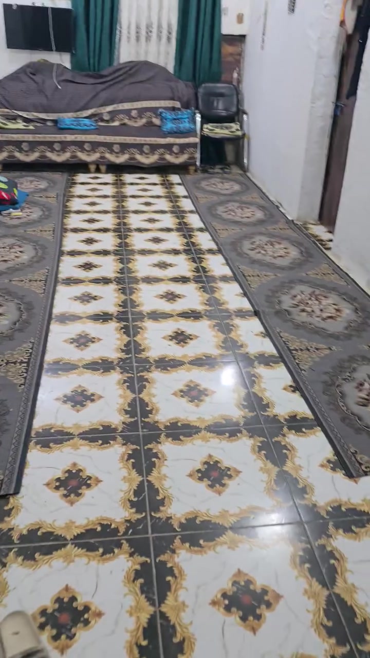 سلام عليكم 
بيت في الناصريه حي المتنزه 
قرب الأقسام الداخليه 
تجاوز بي وصل تطويب 
وبي طابو للبلديه ابو الفسفوره 
الأرض تابعه للبلديه 
البيت مساحته 150 
متكون من غرفتين 
هول استقبال مطبخ 
حمام داخلي صحيات خارجيه طارمه جبيره منور 
السعر 30وبي مجال قليل
للأستفسار ***********
