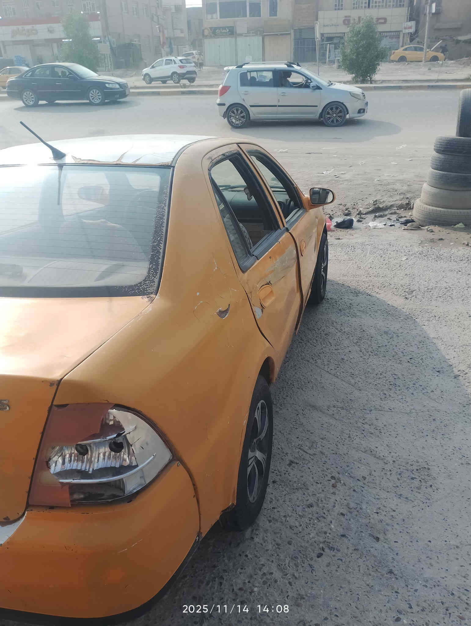 السلام عليكم جيلي سي كي للبيع موديل 2010 رقم بابل ابيع كوم حديد اتكفل سرقه وعشاير مالكها الشرعي بلمحاويل ما اندله سعره 13 ورقه وبيها مجال حك الجيه مكاني حله شارع 80 مكينه وكير وحداديه وتخم تاير وباتري  خير من الله هاتف ***********
