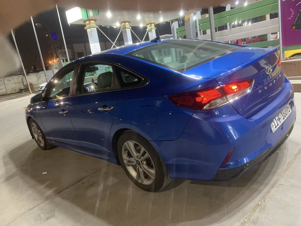 سلام عليكم سوناتا 2019 حادثها جاملغ فقط مبدل والبنيد مرشوش كلير بدون دواخل والباقي كفاله عامه
من كلشي حته بارد مابيها 
السياره جديده كلش برغي ممفتوح بيها ماشيه 75 mi 
كير ومحرك ع وضع الشركه مامفتوح بيهن برغي 
فول مواصفات عده الفتحه 
بصمه  
كشن كهرباء 
رادارات جانبيه 
اشاير بلمري 
تحكم مقود جهتين 
شاحن لاسلكي 
شاشه ابل كار بلي 
كامره دواره 
داخل جلد 
قطعتين تبريد 
صندوق بصمه 
كشاف امامي + منضومه زنون 
يدات وترايش نيكل 
ويل كروم

جاهزه وكامله مكمله ماتصرف عليها كلشي
سعرها 130 وبيها حك جيتك للطيبين 
مكانها بغداد البلديات 
هـ/ ***********

