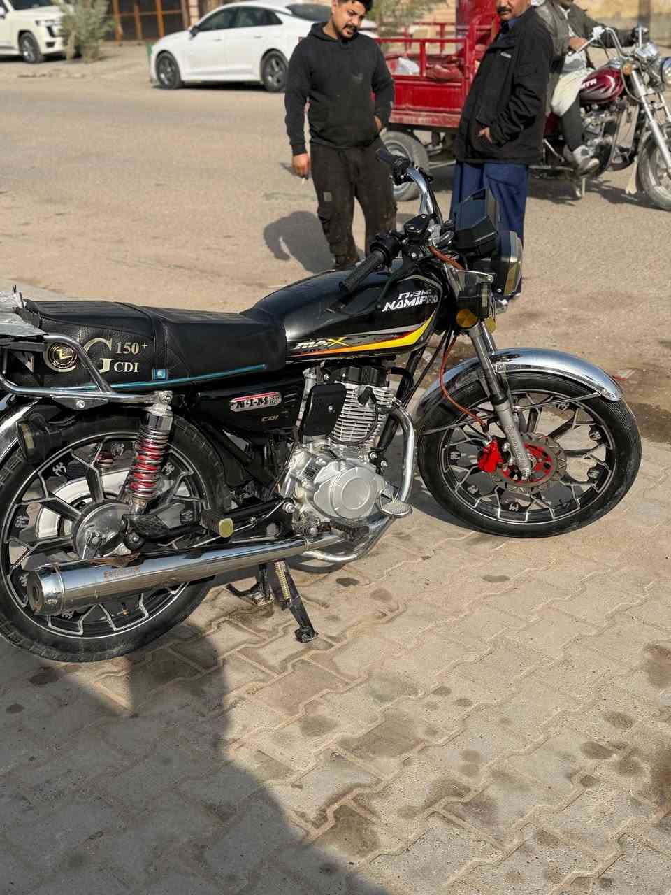 السلام عليكم دراجه لبيع صار شهرين ونص من أخذته   خمسه كير نامه جديده اصوليه سعر مليون ميتين ‏‪***********‬‏ ما متوجد عل فيس
