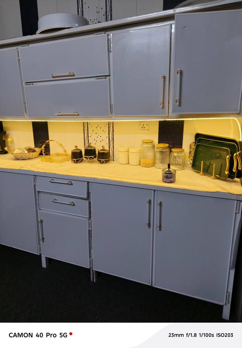 سلام عليكم كاونتر ٣امتار
مكاني كركوك 
***********
سعر ٣٥٠بس مجال
