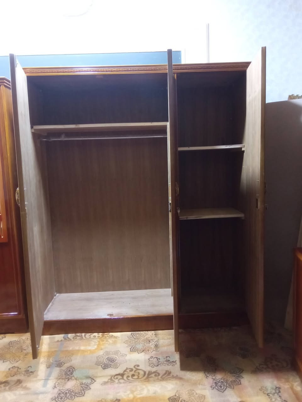 كنتور ابو 3باب نجاره تسكام ضهر جرجوبه وزاوية كنتوريه نضيف جدا انجاره مكان شارع 80 حله


**إذا كنت صاحب هذا الإعلان وتريد حذفه لأي سبب، رجاءا أرسل رسالة إلى الدعم الفني**