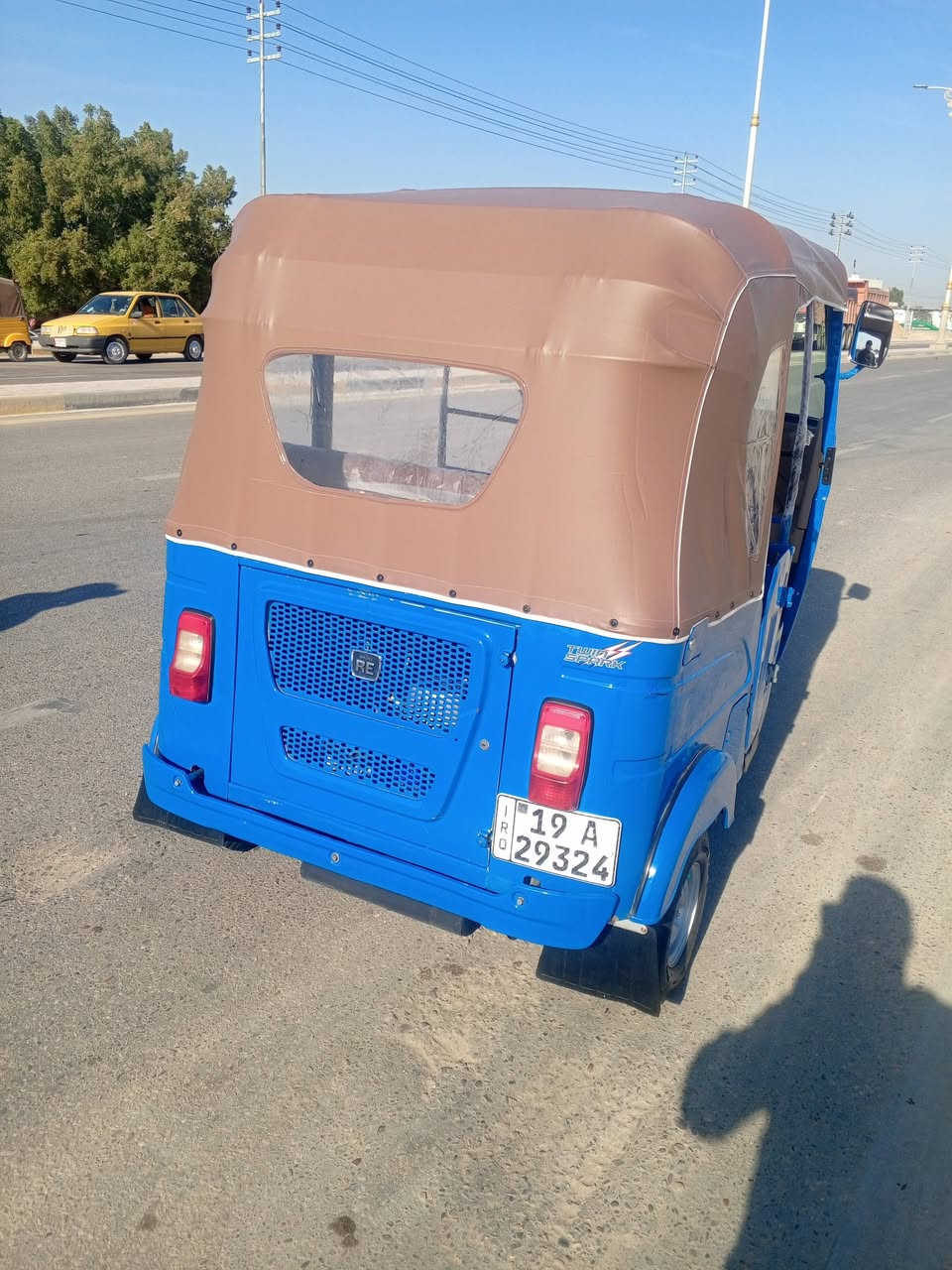 تكتك موديل 22
رقم كربلاء انكليزي  بسمي 
كفاله عامه من صبغ 
السعر 8ونص وبيها مجال 
المكان كربلاء حي عامل 
الرقم ***********
