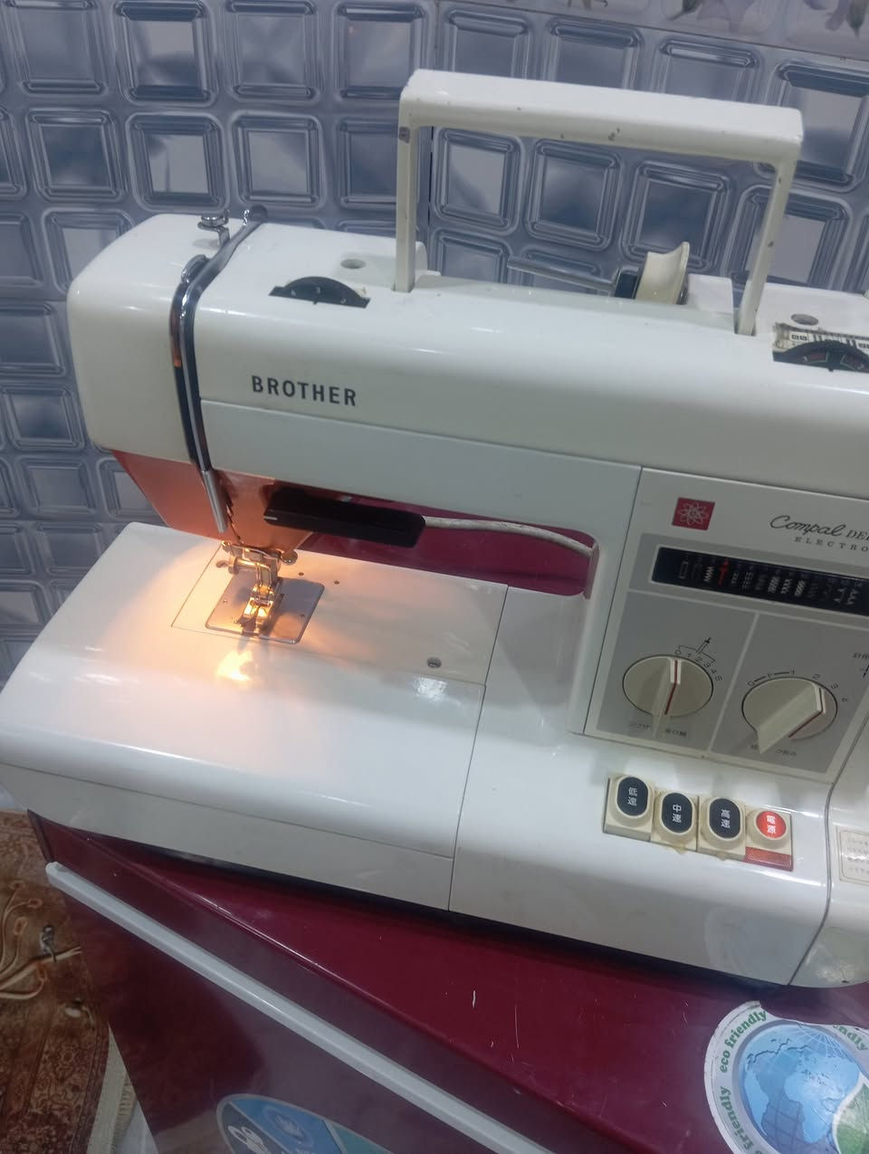 مكينه خياطه مستعمله قليل سعر 100ياباني الناصريه مركز ***********
