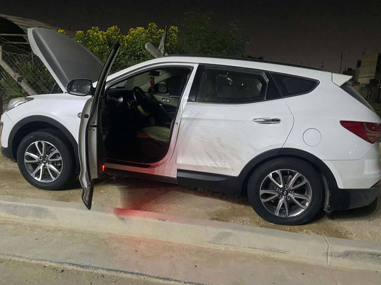 السلام عليكم
سنتافيا خليجي ٢٠١٥ 
 محرك ٢٤٠٠ 
رقم واسط انكليزي 
مشروع وطني تحويل مباشر
تخم تاير جديد 
تبريد 3 قطع
بيها شخط بالباب الأمامي ومرشوش ع كد الشخط والبنيد والقمارة بيهن  شي قليل نقاط مال حالوب  فقط
السعر 140وبيها مجال 
مكاني الديوانيه المركز 

📲***********
