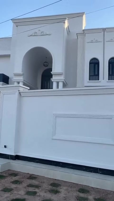 خلفات للبخ وديكور، طلس وتطعيم #الواجهات
سقل ناعم ،اجراره . تصفير مساطر 
اصباغ داخليه وخارجيه 
للاستفسار اتصال ***********
