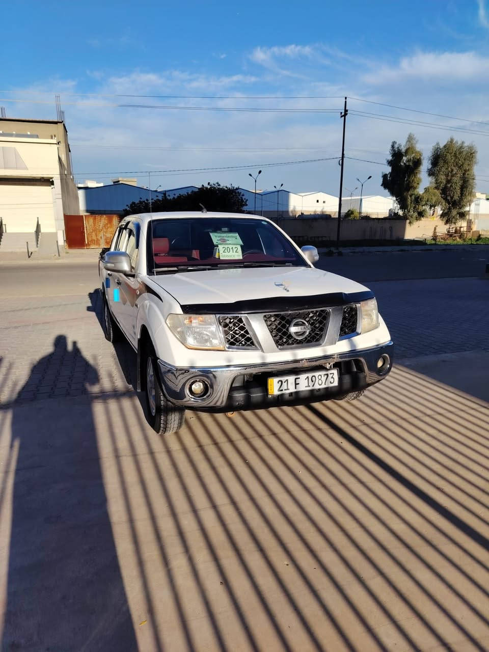 نيسان نيڤارا موديل 2012 رقم سليمانيه دولي سنويه إلى 2027 يلا تسقط والسونار موجود بلصور كل ما يخص بل سياره سعر 105 وبي مجال بسيط عنوان كركوك رقم هاتف  ***********
