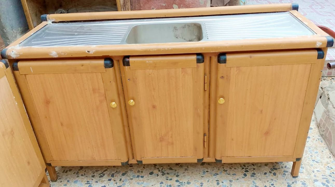 للبيع كاونترات  تفصال نضيف وقوي الشراي يتصل ***********
