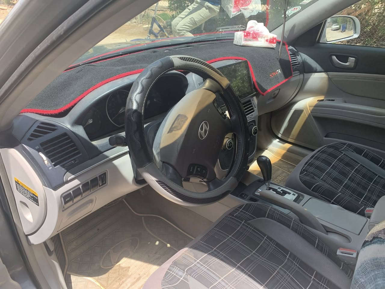 السلام عليكم
للبيع سيارة سوناته موديل 2006 وارد أمريكي

مابيه ضربه مصبوغه حزام اثر جراد فقط تبريد مكينه كير خير من اللّٰه رقم كربلاء نكليزي تحويل ثاني يوم

سياره حلوه ونضيفه للاستفسار إتصال ع الرقم ***********
السعر 92 وبيه مجال
مكان النجف ناحية القادسية
