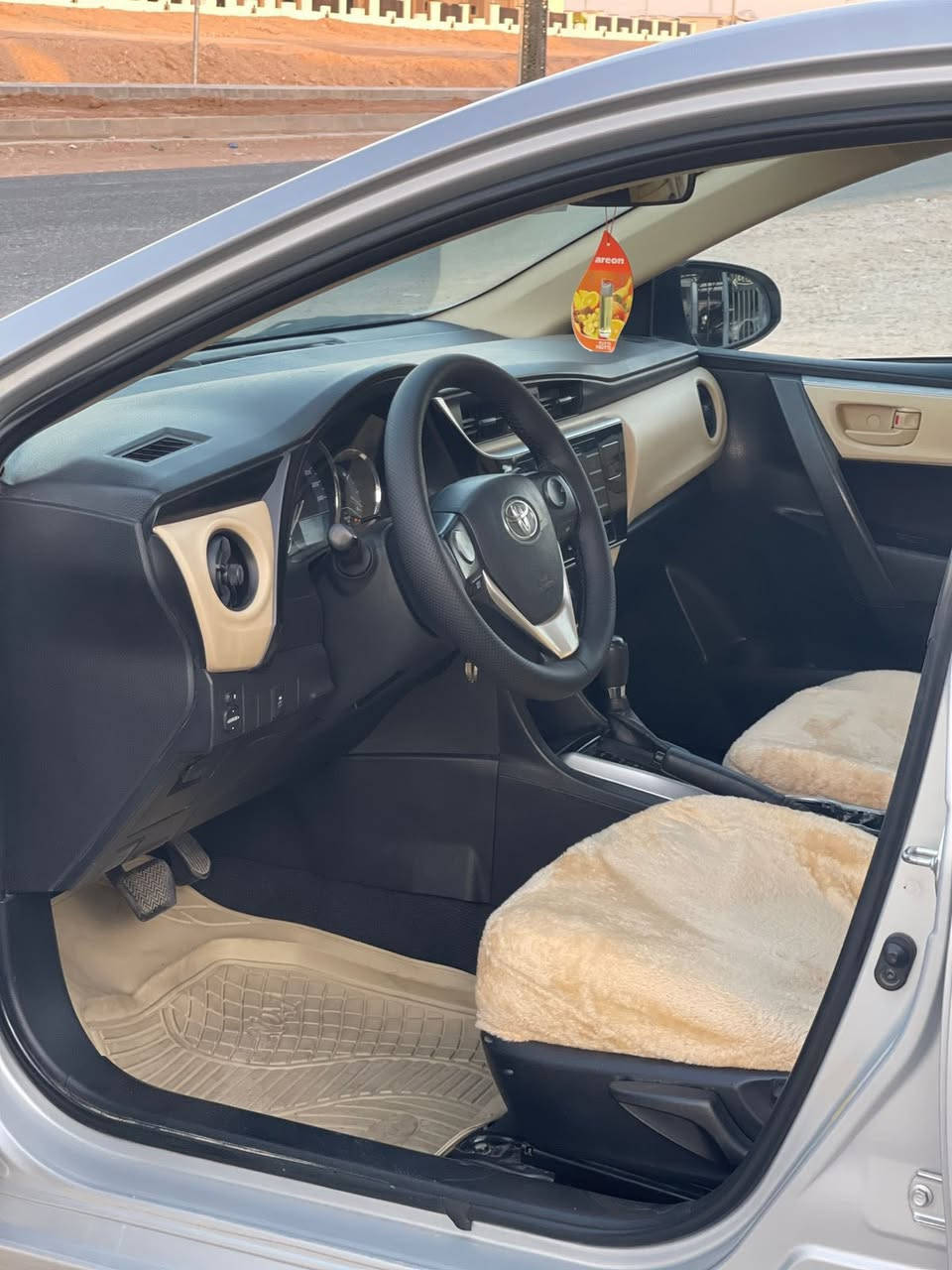 كورلا ٢٠١٨ خليجي
مكفوله كفاله عامه 
ماشيه ١٣٠ كيلو متر 
مكينه ١٦٠٠
كير مكينه مكفول 
تخم تاير ادامه كامله 
سعر ١٤٨ وبي مجال قليل 
عنوان خانقين ديالى 
***********
