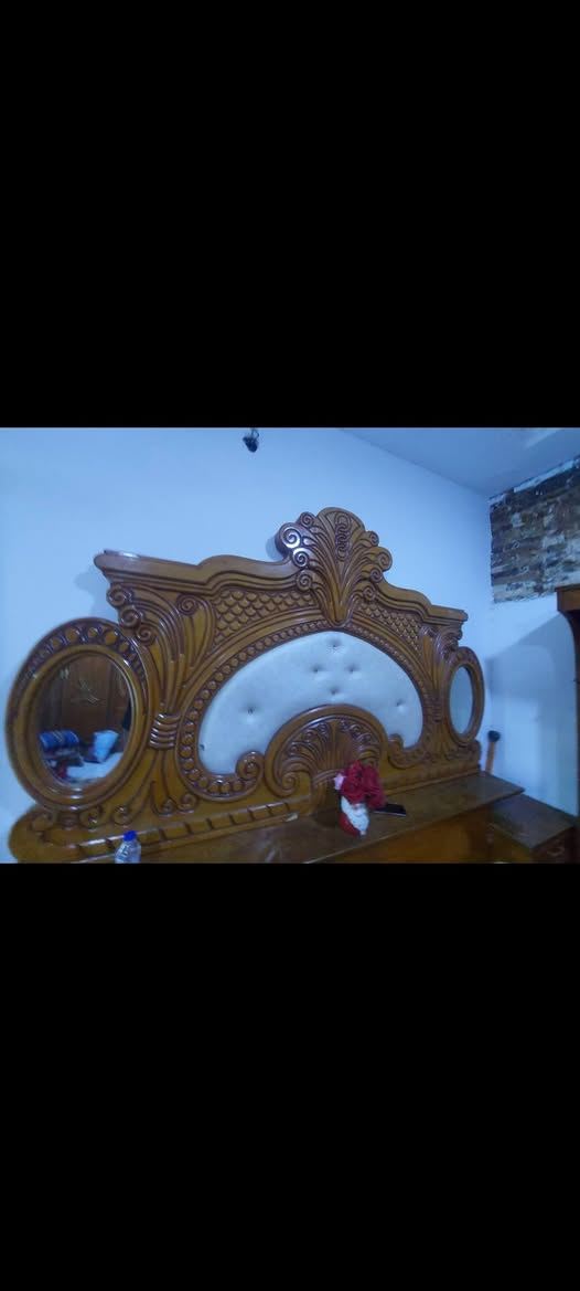 السلام عليكم عدي هاي الغرفه اخشاب 
غرفه جديده لبيع غرفه جاهزه وحلوه المكان بغداد الشعب الجمعيات السعر ٥٥٠ التواصل علا هاذ الرقم ***********
