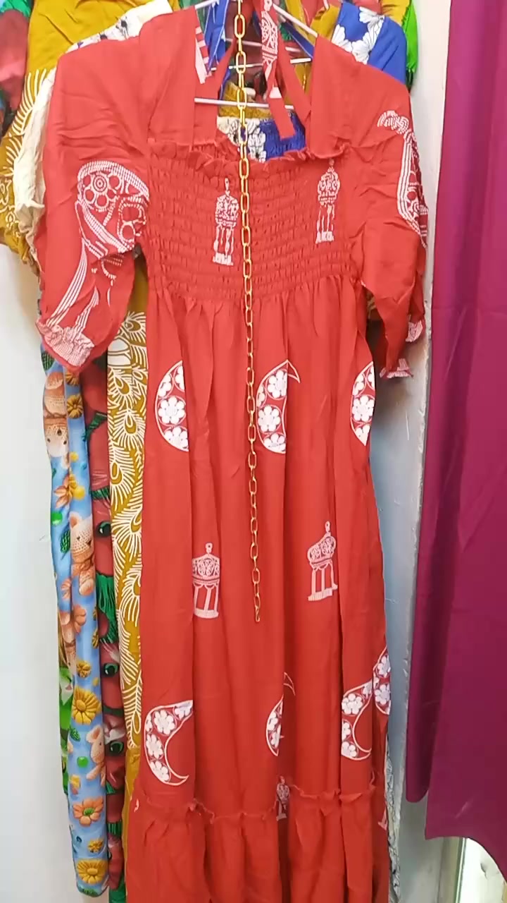 اقماش بارد كلش من ١٠ او جوه اسعار اتخبل اقماش حلو عنوان شارع  الشبكه ورا الفطور  متواج لحد ١ بليل الي ما يندل يتصل عل رقم*********** شرط ترضون بل قطعه الي تاخذوهه
