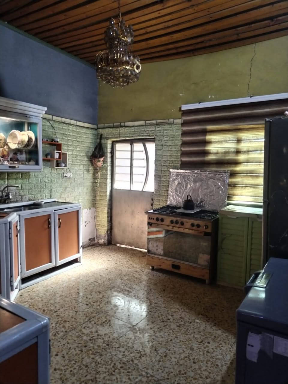 🌿 بيت مميز وسط الحديقة للبيع 🌿 ابودشير خط نفط قرب بانزين خانه سعر ٩٠
🏡 مساحة السند: 150 متر 🏡 البناء الواقع حال: 200 متر 🌳 مساحة التشجير: 400 متر تمنح المكان أجواء هادئة ومناظر جميلة.

✨ يتكون من:

طرمة كبيرة

صالة واسعة

غرفتي نوم

هول داخلي

مطبخ

خدمات صحية

بيت مناسب للسكن العائلي، يجمع بين راحة السكن وجمال الطبيعة والمساحات الخضراء.

📞 للاستفسار والتواصل: ***********
