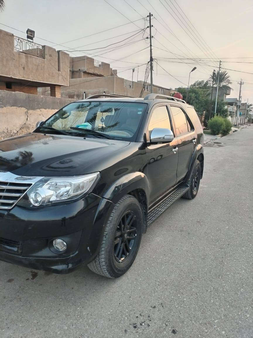 السلام وعليكم  
سياره فورجنر موديل 2013 مكينه 4 سلندر دفع رباعي 7 راكب مري شفط بصمه تشغل عن بعد بيه خمس قطع صبغ ابيعلك حزام تخم تاير حداديه خير من الله كير محرك كفاله رقم سليمانيه 
العنوان ديالى المقدادية للستفسار اتصل ***********
السعر 155
