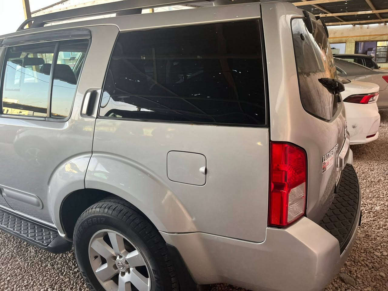 نيسان بافندر فول مواصفات
موديل ٢٠٠٩ مقفوله من الضربه والصبغ على وضع الشركه 
مكينه جديده وكير وصدر ١٠٠% جاهزه من كلشي سياره اعتماديه فوول 
تحكم ستيرن 
ثلاث قطع تبريد 
باب شفط
مسجل ٦ اقراص 

دفع رباعي 
سكليتر وبريك كهربائي 
فتحه سقف
واهوايه مواصفات 
السعر ١٢٠ قفل 
لانبار الحبانيه 
مكلف بالنشر
***********
