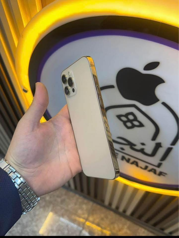 12 برو ماكس دبل خط مكفول من الفتح والتصليح ذاكره 256 كلشي مامبدل سعر450 شراي  *********** واتساب فقط او مراوس ب17 برو ماكس
