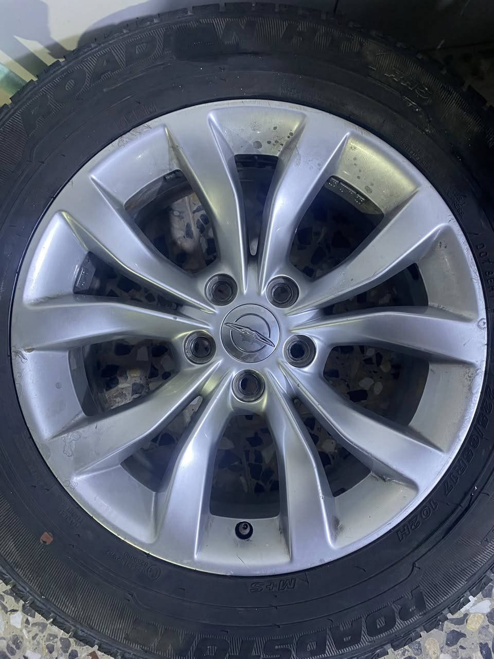 سلام عليكم ويل ابو الورده حجم17ويل جديد كلش هستوني شتريته ويا زوج تايرات نضاف كلش وزوج واحد تعبان واحد مكفول لا فطر ولا لحيم ولا عواج مكاني البصره رايده ب 300هوه وتايرات رقمي ***********@إشارة
