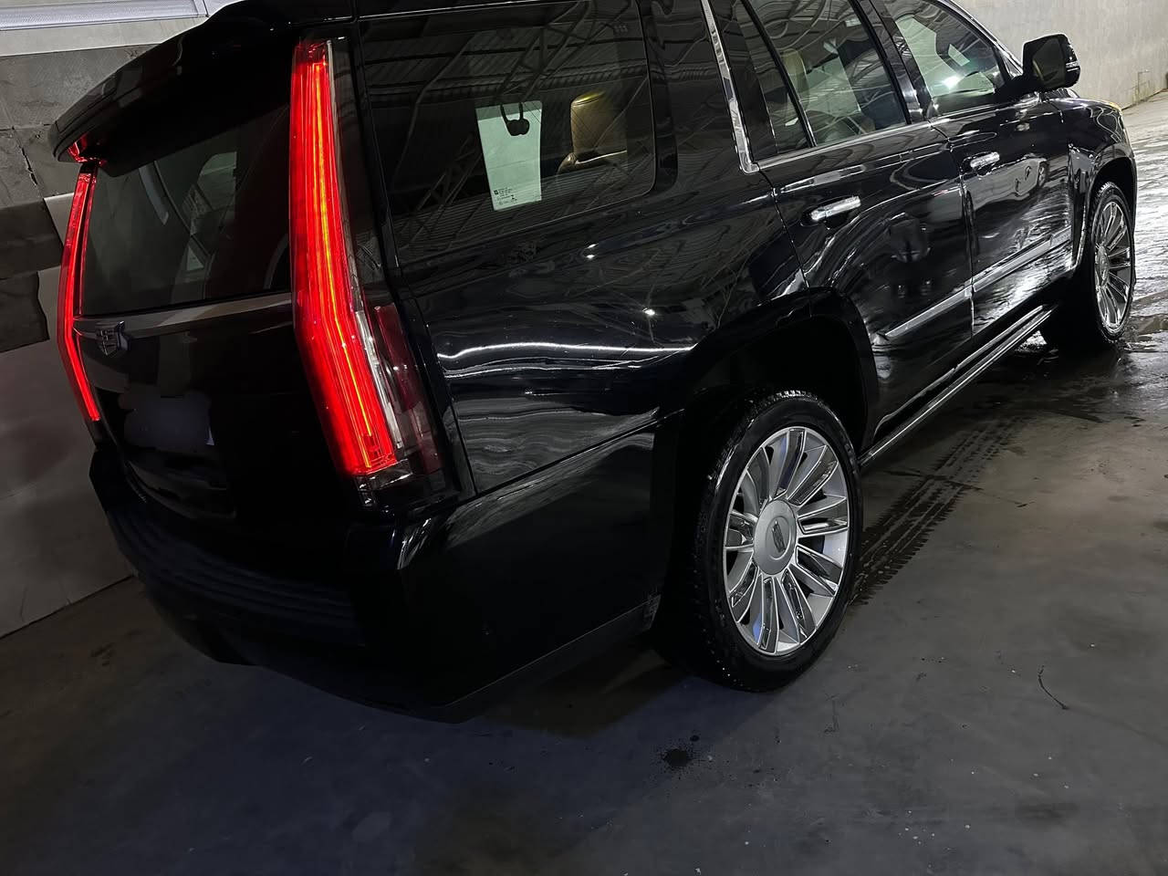 كاديلاك اسكاليد 2019 خليجي وكاله المنصور مكفوله
بلاتينيوم اعلى فئه فول مواصفات 
بيها فقط تكحيل بل بنيد اثر طلقه
والباقي وضع الشركه
باسمي تحويل ثاني يوم 
سعرها 35الف مجال بسيط 
مكان السياره بغداد حي الجهاد 
غير متواجد فيس ولا رسائل فقط اتصال 
***********
