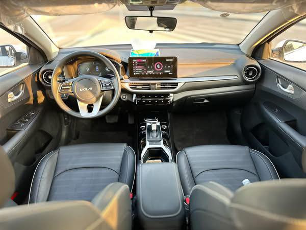 كيا k3  
🔴2025🔴
السيارة جاهزة من كلشي ومدوشمة 

ماشية 30 الف بعدها بحالة الشركة 

بأسمي تحويل مباشر  

150 وبيها مجال 
مكاني بغداد / سيدية 

***********
