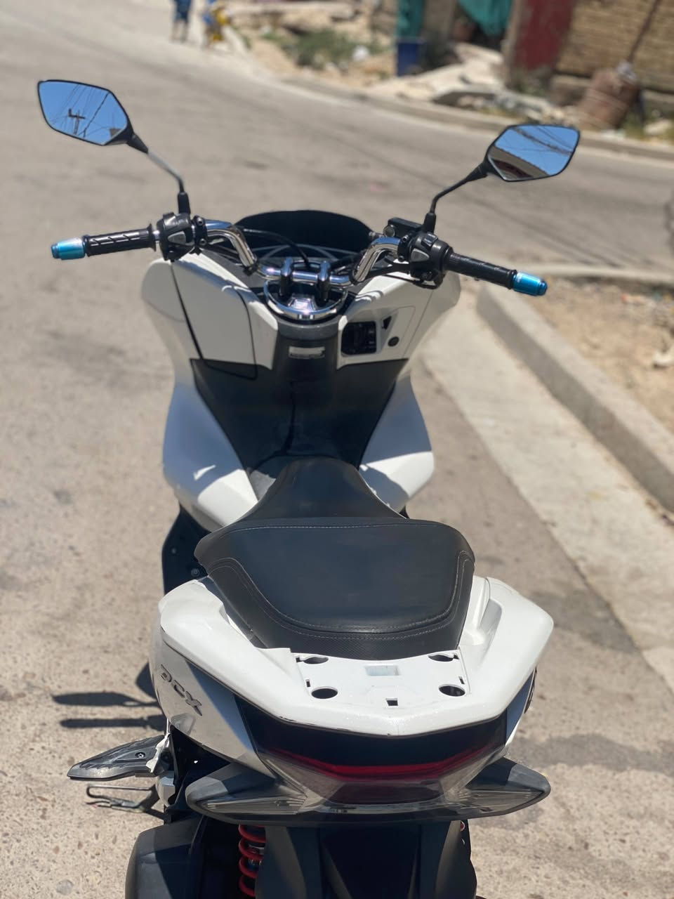 سلام عليكم
#بيع مستعجل 
دراجه Pcx جيل الثالث دراجه كلش نضيف ومعتني بيهه 
كلهه دهن موتل ماشيه 28 بس عارضهه ب 14ورقه وبيهه مجال مكاني بغداد الخطيب رقم ***********
***********واتساب
