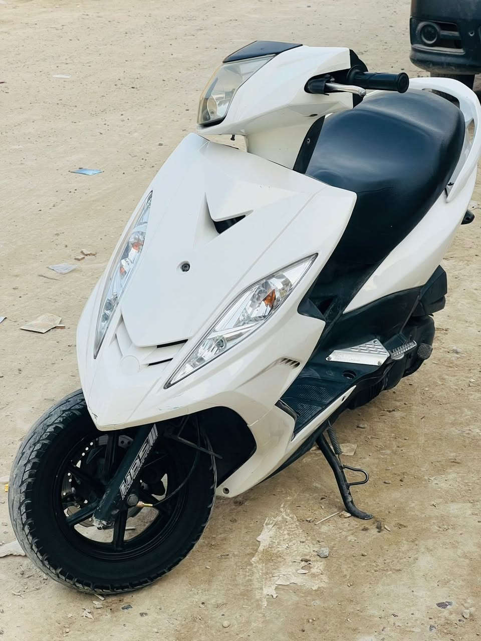 سلام عليكم جيتي ار رمبه ماصارلها هواي من نزاله نضيفه كلش مكفوله مكينه وانطيك ضمان بيهه دهن ام زويل وبانزين محسن الدراجه مال بيت بيهه ضربه بالبجم واضحه بالصور شلعه ومعدل مكينه كلش حلوه السعر 900 وبيهه مجال قليل ما عاجبك المنشور أعبره مكان البلديات 
الرقم ***********
