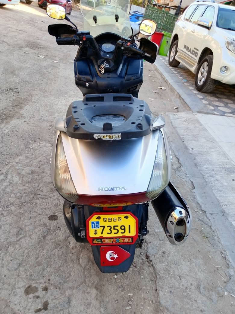 سلام عليكم سلفر 600 محرك برغي ما مفتوح. بي دراجه شلعه ومعدل شرط 180  بيه ملاحظات بسيطه بلكفرات ترايك وين ميعجبك السعر 1800 موجود واتساب *********** بغداد, العراق
