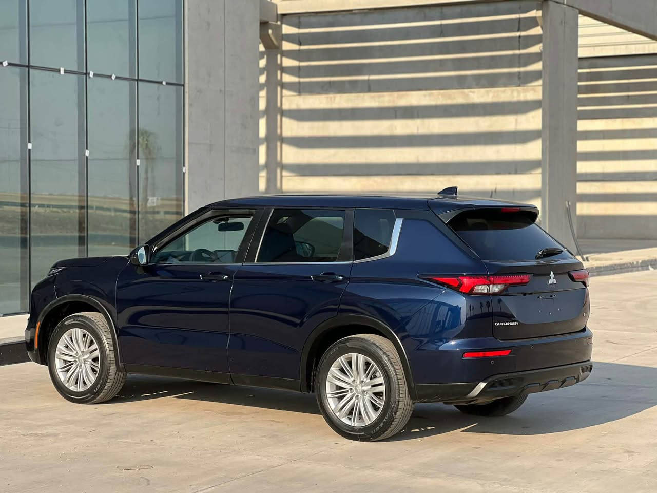 السلام عليكم 
MITSUBISHI OUTLANDER 2023
ضرر: جملغين و بولند صبوخ 
بدون دواخل و ايرباك سوكان سيستم
سعر 165$ورقه مجال بسيط

اتصل و واتساب ***********

مواصفات S AWD
👇🏻
شاشه 
كاميره
حساس
بصمة
فور ويل
تحكمات ستيرن
تحديد سرعة 
لايد ليد + زينو
صندوق بصمة
حجر كزوز بيلادي 

بعد هواي مواصفات 

سيارة جاهز شرط تترقيم شيمال

سعر بلاش 165$ورقه

ئازاد كارس_AZAD CARS🙆🏻 دهوك, العراق
