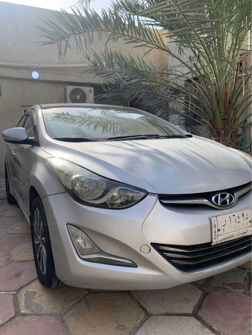 السلام عليكم 
هيونداي النترا خليجي محرك 1800 ماشية 270 الف بيها داير الجاملغ الخلفي مصبوغ وبيها خياسات ورواج بالقمارة 
السيارة رقم بصرة باسمي 
السعر 105 وبيها مجال للشراي
مكاني البصرة الجمعيات 
*********** البصرة, العراق
