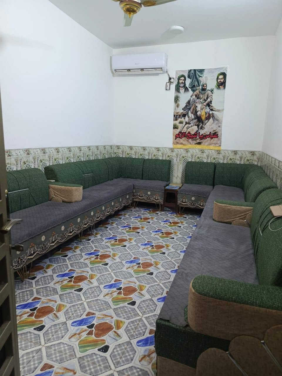 🧿 للبيع أو مراوس داخل المدينه مشتمل طابو – بناء حديث 
📍 المساحة: 125 م²
 الموقع: صوب بني ركاب على شارع 30 قرب حسينية الزهراء
 البناء: طابوق  وسقف كونكريت مسلح
🏠 الطابق الأرضي:
▪️ استقبال 6×3 م
▪️ صالة 5×5 م
▪️ غرفة نوم 4×5 م
▪️ مطبخ
▪️ منور بطول الصالة

🏠 الطابق الثاني:
▪️ غرفة نوم
▪️ صالة
▪️ مجموعة صحيات
✅ بناء حديث وتصميم عملي، 
📞 للاستفسار والاتصال:
***********
*********** (يتوفر واتساب)
