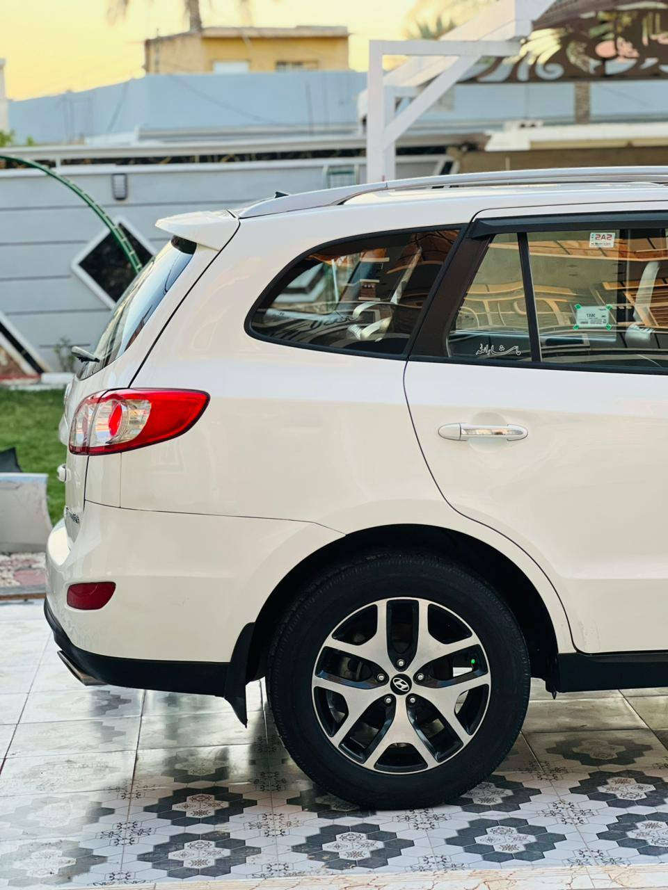 سنتافي للبيع خليجي دوش موديل ٢٠١٢اربعة سلندر سبعة راكب هزة جديدة سنوية جديدة باسمي رقم بغداد انكليزي مشروع وطني ٣قطع تبريد  شاشه ايباد تحكم ستيرن مرايات شفط فتحة سقف أربعة ويل كب كفالة عامة عدا المذكور بصورة سيارة سعر ١٤٢ وبيها مجال واتس إب ***********
