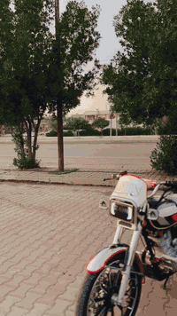 سلام عليكم مراوس نامي برو هونزدا
موديل 2025
محرك 200
ماشي 5000
كامل اي نقص مايي
فقط ويل خلفي بي ضربه 
***********
