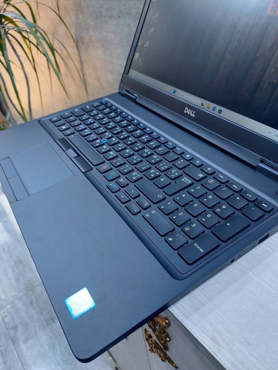 تدور ع لابتوب معالج قوي حرف (H) حجم شاشة كبير 15.6  للدراسة و البرامج الهندسية والحسابية  الك هاي .
وبسعر ثابت 340الف دينار وتوصيل
Dell Latitude 5591 Ci7 جيل ثامن 
Core i7-8850H
8 GB  DDR4 RAM
256GB SSD2.5 HARD
15.6 screen 1920x1080 FHD 
Back-light Ar-En
Charger dell 130w  شاحن اصلي 
يمكن للزبون فحص اللابتوب وتشغيله والتأكد من المواصفات قبل استلام اللابتوب.

عنوان المكتب بغداد شارع الصناعة مجمع الرياش مكتب اليسر للتواصل والحجز ***********
