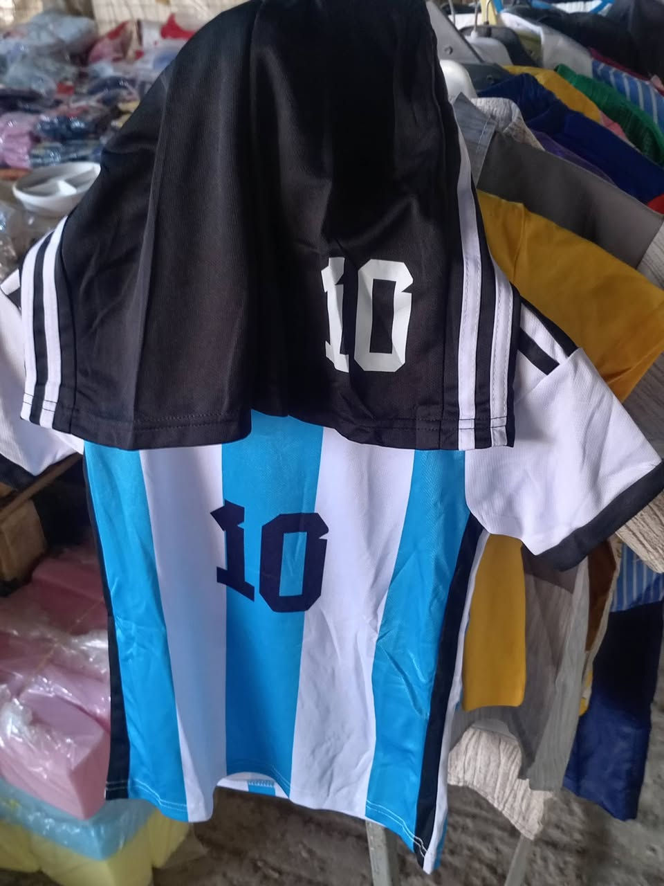 فقط عندي هيج سعر ٢٠٠٠ دينار دريس وشورت
العنوان سوق حي الجهاد زويريجات أمام السيطرة من جهة شارع النجارين *********** يلبس الاعمار من ١٠ سنة فمادون
