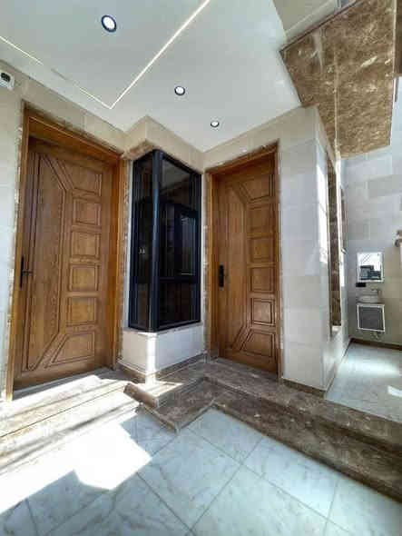 #علي_يوسف_للاستثمار_العقاري

⁨ ⁨#للبيع بيت smart home في #السيدية !

🏡 تفاصيل العقار:

 المساحة: 150م
 الواجهة: 7.5م 
النزال: 20م

الطابق الأول: صالة لأستقبال الضيوف، حمام ضيوف، مطبخ حار وبارد، غرفة نوم، شلال داخلي، حمام بتصميم أنيق.

الطابق الثاني: 3 غرف نوم ثنين سويت بالاضافه الى حمام ملحق 

الطابق الثالث: غرفة نوم بالاضافة الى حمام ملحق

📍 موقع مثالي:
يقع المنزل في السيدية مربع الاقصى 
لبيت مجهز بأحدث المواصفات العصرية 

. البيت بنظام Smart Home منزل ذكي.
. نظام لمس Touch point.
.البيت بالكامل مغلّف بارقى انواع المرمر الاسباني. 
.البيت مجهز كامرات مراقبة مع WiFi. 
.شبابيك دبل جام عازل.

#لمعرفة #السعر #الرقم ( 1 ) #سأتي #السعر #مباشره

إذا كنت تبحث عن فرص استثمارية عقارية في السيدية، يفضل عليك التواصل مع مكتب علي يوسف للاستثمار العقاري للحصول على المزيد من المعلومات والاستشارة.

📞 للاستفسار:  

***********  
***********  
***********  

📍 أو زورونا في مكتب علي يوسف للاستثمار العقاري  
السيدية – شارع الخيزران – مقابل ماكسي مول – مجاور نيكست لايت.
