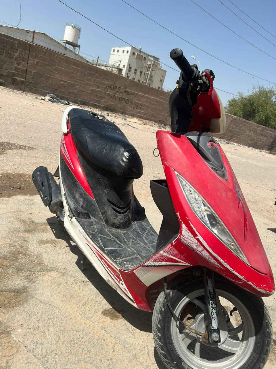 سلام عليكم كامكو رايسنك للبيع الدرجه ما مفتوحه بعدها على وضع الوكيل مكان الدرجه نجف رقم بي واتساب *********** سعرها 450 وبيها مجال مستعجل على بيعتها الدرجه شلعه قويه كلش
