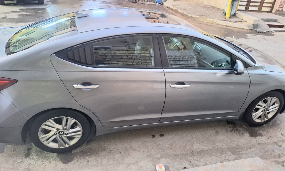 النترا امريكي فول مواصفات 2017 محرك 2000 دوش كيرat فئة s
فتحة بصمة تدفئة بلكشنات كشنات كهرباء ٣ انضمة قيادة حساس جانبي كامرة دوارة تبريد  ثلج تدفئة حادثها جاملغ وبنيد مصلح نفسة 
لعنوان الشعلة  السعر ١١٩رقم ***********
