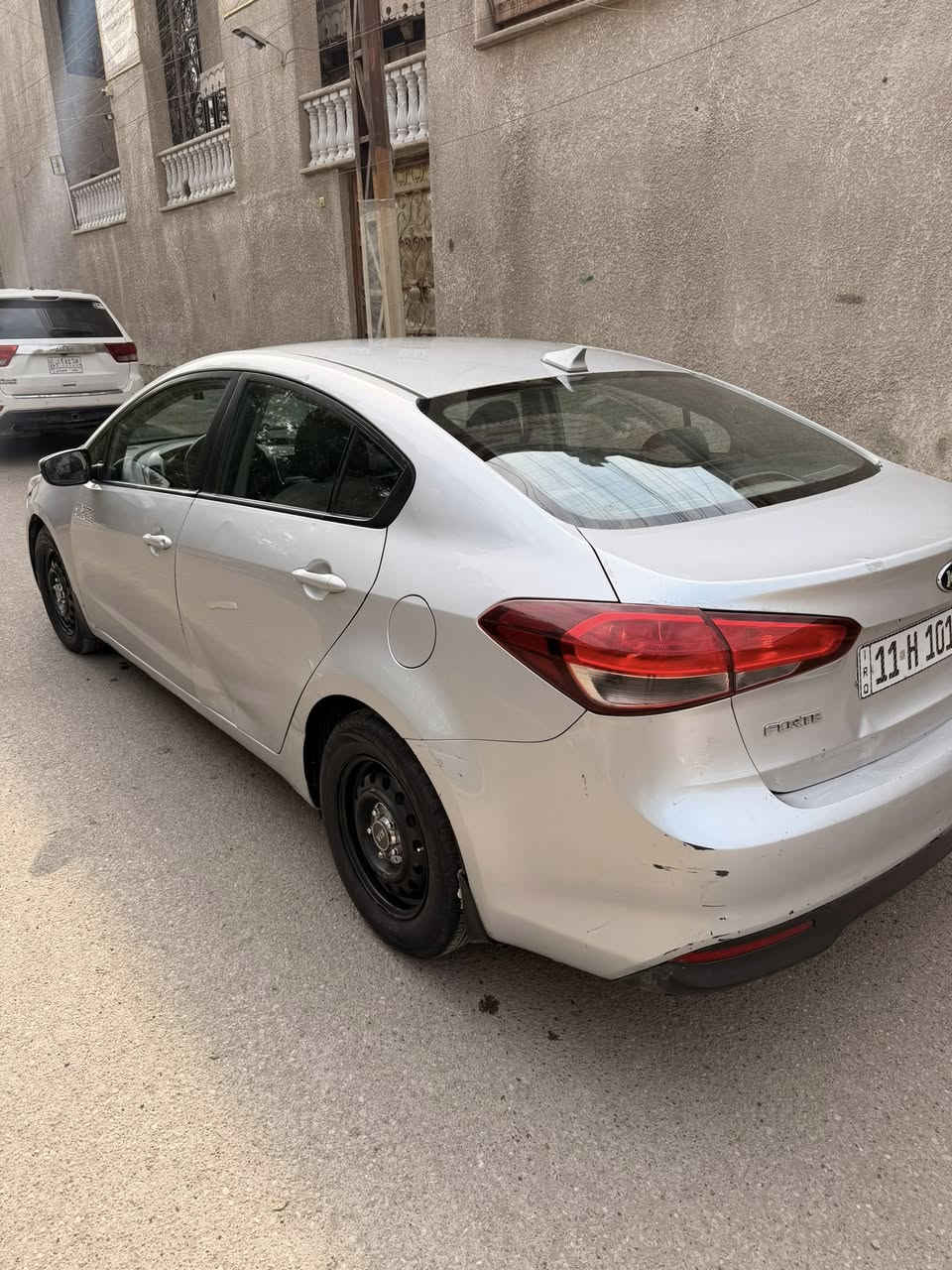 سلام عليكم فورتي 2017مكينه 2000دوش كير مكينه كفاله سياره صبغ عام اثر بطش ذابين عليه بدون دواخل السعر 98 وبيه شي بصيط. مكاني بغداد البلديات ***********  سياره كل نقص ما بيه  سياره ليبل واحد
