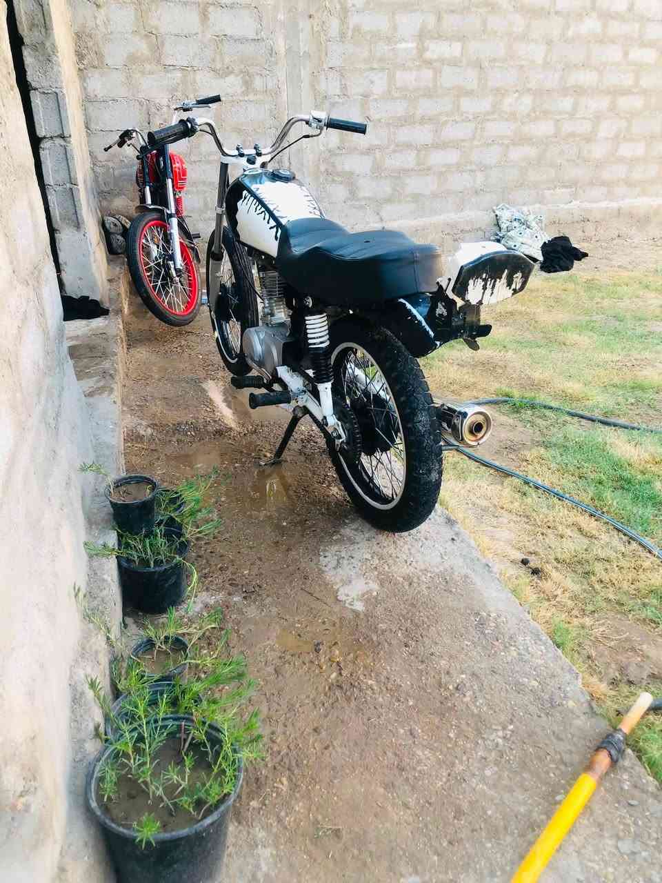 سلام عليكم سعرها 450 مكان بابل انتنتس تعميره كله 24 مفتوحه بستم +ولفات شاصي ارشه بوري متين مديل شاصي 2021( كلك كلك كلك )+ بدون راسطه ***********
