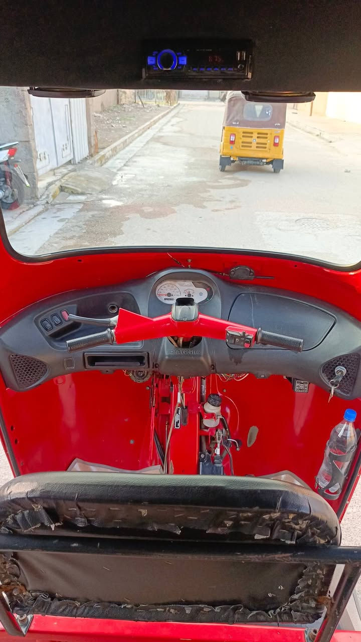 السلام عليكم تكتك بياجو موديل 21 اوراق مكينه مامفتوحه بلاديه  ما بيها اي نقص مكفوله من الصبغ والضربه تكتك نضيفه بشكل مال بيت مامشتغل بيها مكاني بغداد الكماليه السعر 80و2    (مليونين وثمنميه)
اتصال او واتساب ***********
