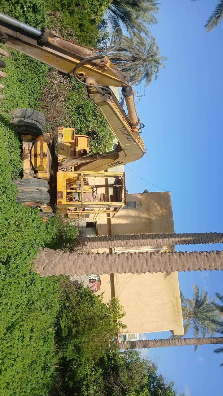 حفاره لبهير ٩٠١تاير محرك جديد رفع جيد تريد تاير او تقسيم مال هوا للاستفسار على الرقم ***********
