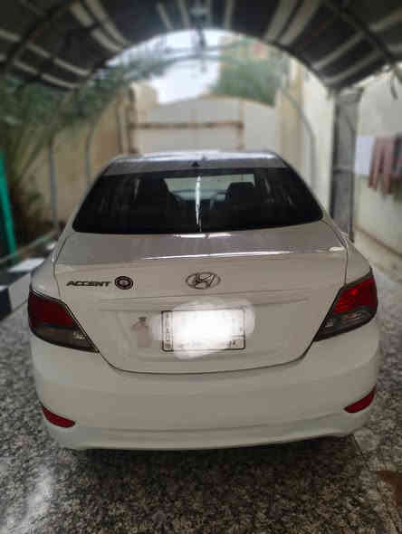 السلام عليكم ورحمه الله وبركاته
للبيع سيارة هونداي اكسنت 14محرك 1600 بأسمي  رقم انكليزي سنويتها من 2025/11/12 لحد 2030 جاهزه للاتصال  فقط ***********  لعدم التواجد
