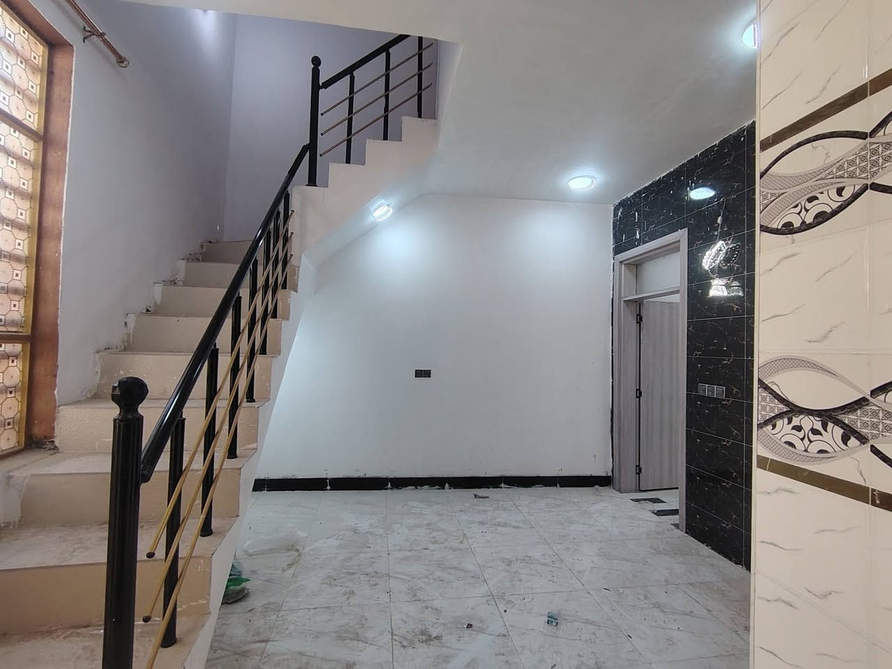 ‼️للايجار ‼️للايجار ‼️للايجار🏠  مقابل ملحق قرية الغدير عمود 314بلخط الثاني
📍 الموقع: محافظة النجف الأشرف

بيت 50متر بناء جديد تانكي وصخان بي لبيت كامل معايزه شيء خط مولد بي لبيت بيت جاهز للسكن

🟠 تصميم الخارطة : 

غرفة  - صالة  -صحيات  -مطبخ - منور 

ــــــــــــــــــــــــــــــــــــــــــــــــــــــــــــــــــ

سعر الايجار 200الف 

📌اكتب تم وستصلك التفاصيل على الخاص.

او من خلال الارقام التالية. ‼️

***********
