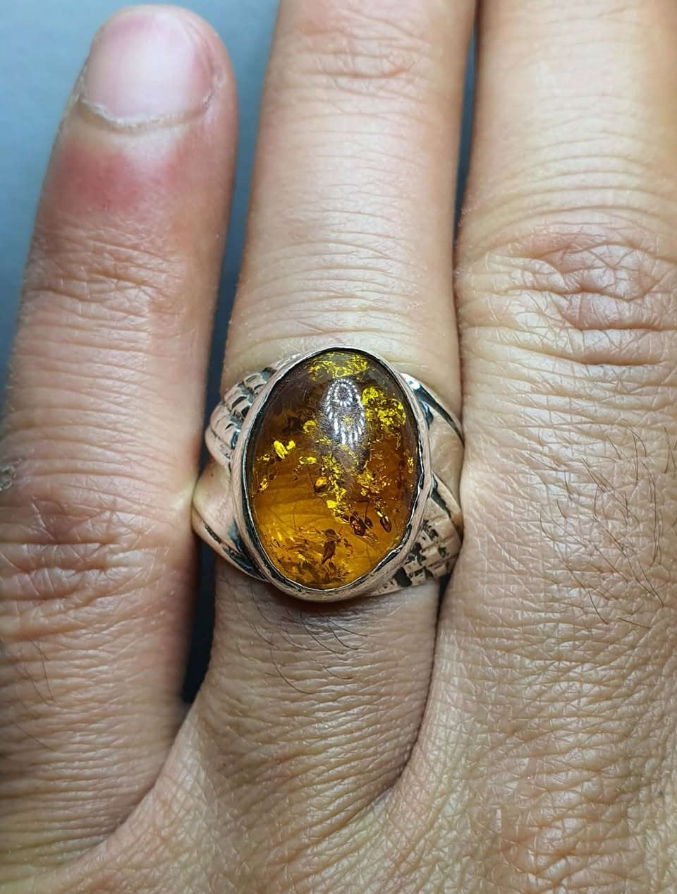 ماشاءالله…كهرب روسي قديم بصياغة انتيك قديمة للبيع السعر 80 الف
***********
