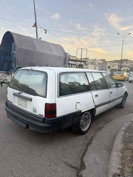 السلام عليكم 
اوبل اوميكا  
رقم أنبار بأسمنه 
مكينه كايمه كير اوتماتيك 
صدر امامي خلفي نضيف 
كهربائيات كلها شغاله 
قواعد دبل سليمات 
السعر ١١ ورقه قفل 
مكاني بغداد حي العامل
 ‭٠٧٧٧ ٦٧١ ٤٠٧١‬
