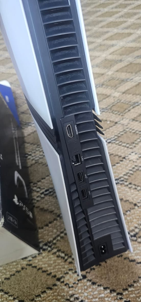 بلي5 برو امريكي ذاكرة ٢ تيرا اخو اخو جديد/ملحقاته كامله لامفتوح ولامصلح
بيه ضمان اسبوع /متوفر جوستكات فايف وفور اصليه /اكو خدمه توصيل


**إذا كنت صاحب هذا الإعلان وتريد حذفه لأي سبب، رجاءا أرسل رسالة إلى الدعم الفني**