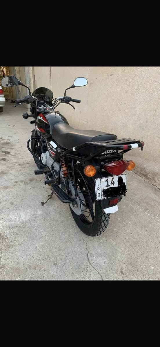 السلام عليكم 
دراجه بوكسر هندي موديل 21 الدراجة رقم بسمي تحويل ثاني يوم الدراجة نظيفة وكلشي ع البلاد السعر مليونين و250 وبيهة مجال مكان الدراجة البصرة السيبة اي استفسار ***********
