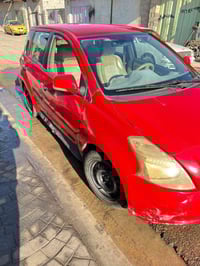 سيارة للبيع النوع كريت ويل فلوريد الموديل ٢٠١١ اللون احمر جميع اوراق ا...